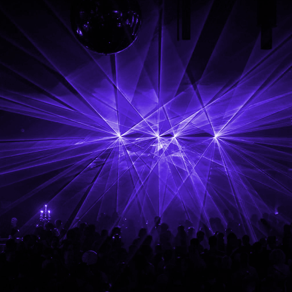 Dresscode: Nicht erlaubt Dresscode: Nicht erlaubt