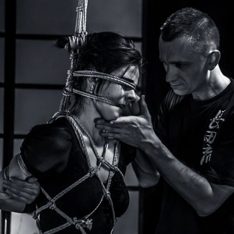 Bondage Stage mit Vinciens & Lady Vin Bondage Stage mit Vinciens & Lady Vin